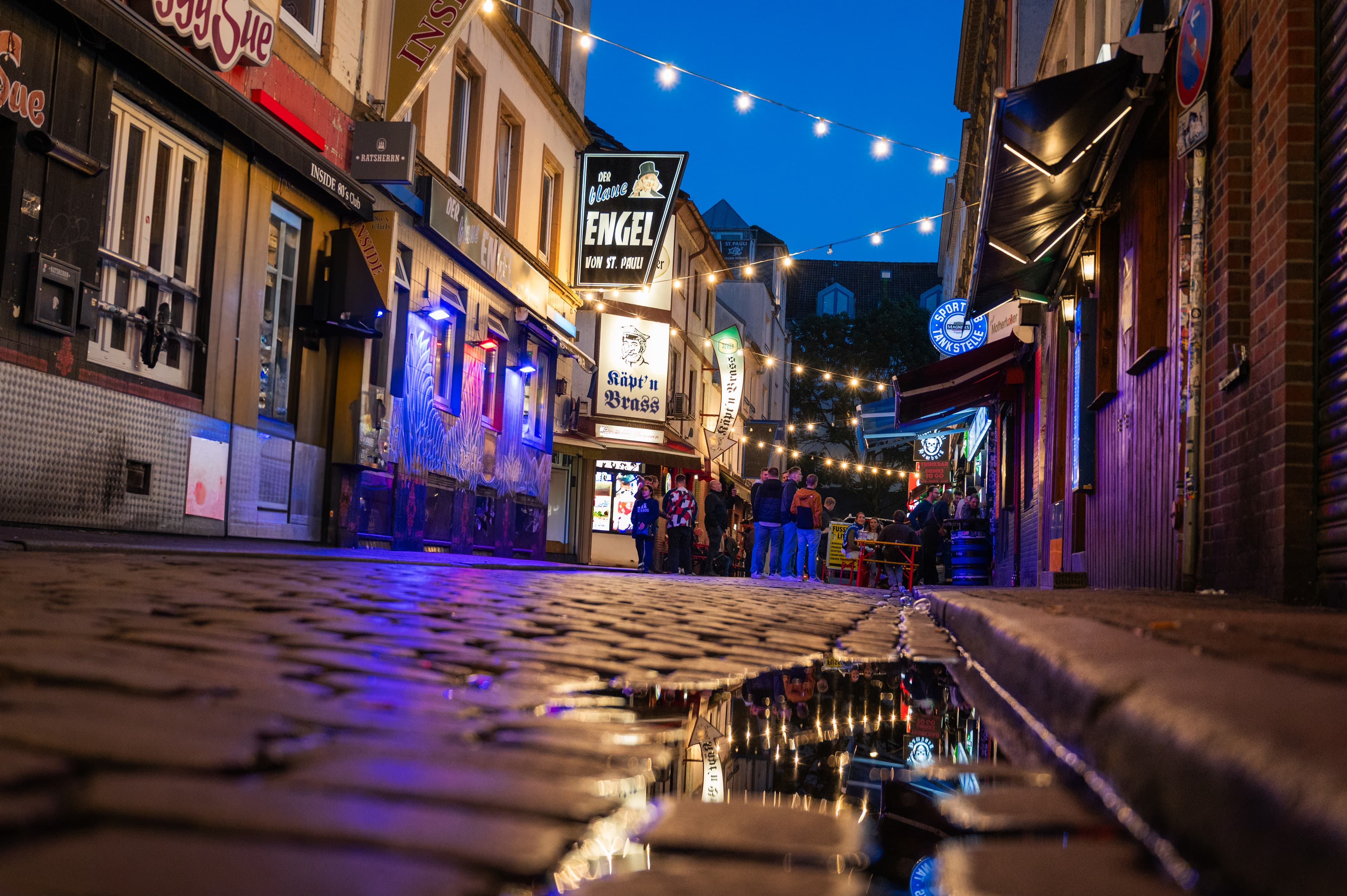 St. Pauli neighbourhood streets at night